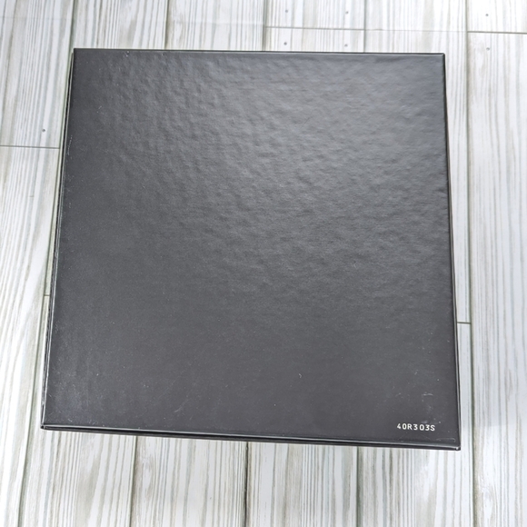 Yves Saint Laurent Authentic Black Opium Gift Box in Black and Gold NWOT - Picture 9 of 10